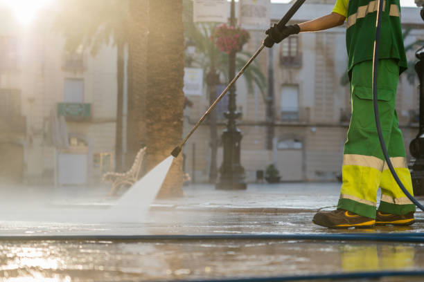 Best Deck Pressure Washing  in Chinook, MT